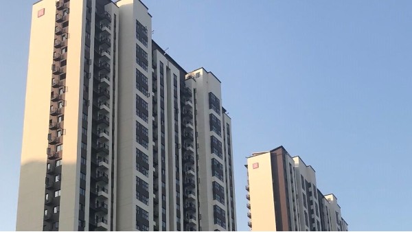 外墻真石漆膩子的施工標準是什么？